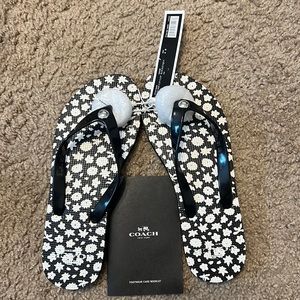 Coach Size 6 Black and White Flip Flops